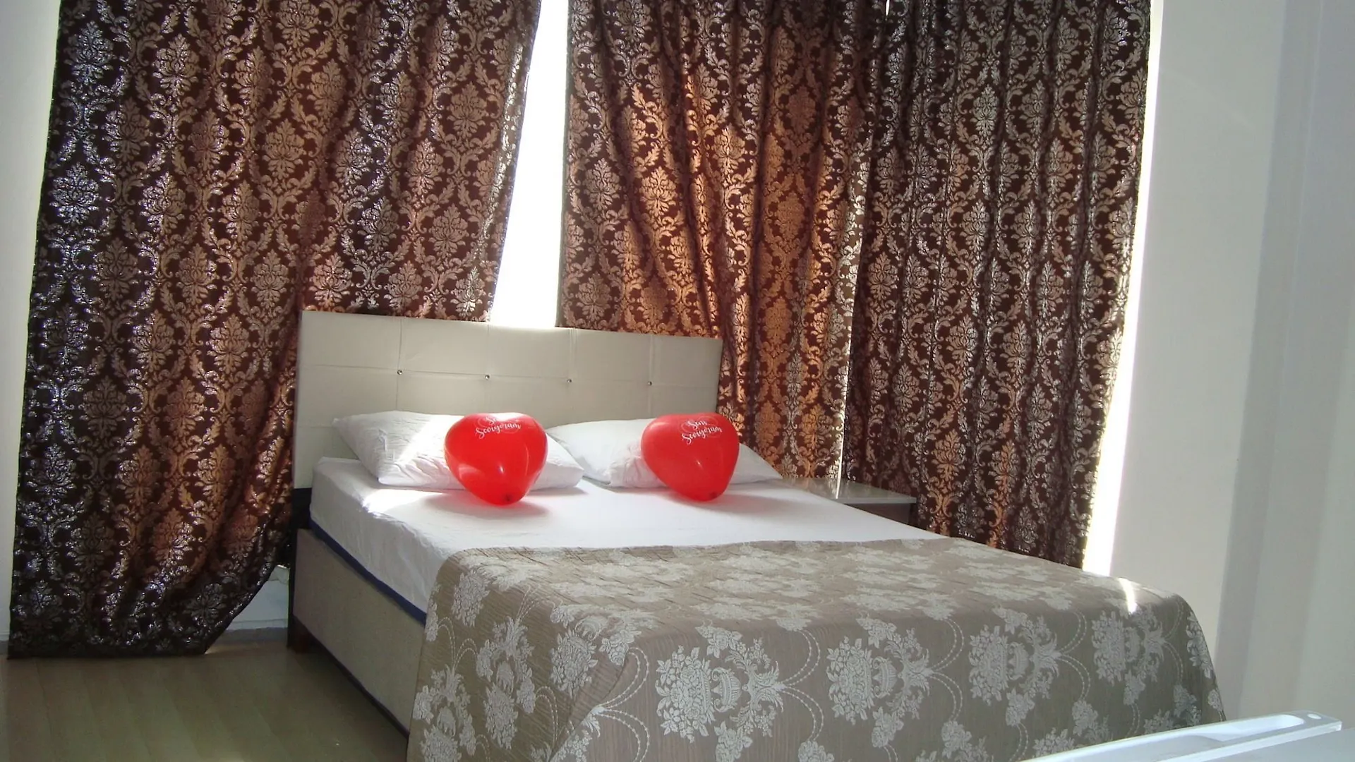 Rotana Hotel Resort Istanbul 5*,